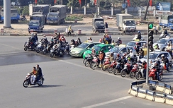 Thót tim vì vượt đèn đỏ