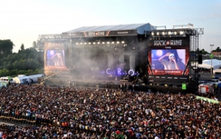 Sét đánh hơn 70 người, Đức vẫn không hủy Đại nhạc hội