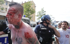 Anh và Nga sẽ bị "trục xuất" khỏi Euro 2016 vì... cổ động viên