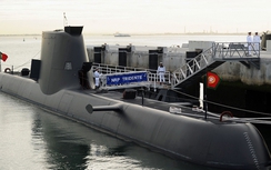 Tàu ngầm Bồ Đào Nha "lọt lưới" tàu cá Pháp