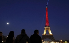 Tháp Eiffel suýt biến mất vì khủng bố IS?