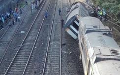 Tai nạn tàu hỏa kinh hoàng ở Pakistan, hơn 100 người thương vong