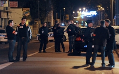 Pháp: Chấn động kẻ đeo mặt nạ bắt 70 tu sĩ làm con tin