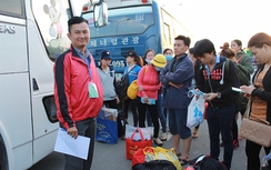 Những chuyến xe từ TP.HCM về quê ăn Tết nặng trĩu nghĩa tình