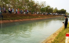 Xe máy lao xuống kênh, 3 người ở Tây Ninh chết thảm