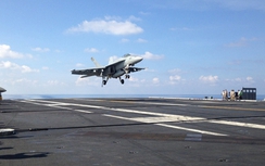 Máy bay chiến đấu rơi sau khi biểu diễn cho ông Obama xem