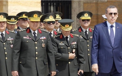 Erdogan "thay máu" giới chức quân sự