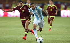 Thiếu Messi, Argentina hút chết trước Venezuela