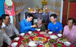 Hàng trăm đoàn viên thanh niên dọn nhà, nấu cơm cho Mẹ VNAH