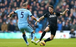 Vòng 24 NHA: Chelsea thắng nhọc, Man City 'chết hụt' trên sân nhà