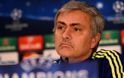 Học trò cũ ám chỉ Mourinho dùng tiền mua danh hiệu