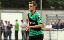 Cầu thủ Bỉ nguy kịch vì đột quỵ trên sân