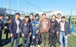 Người Việt ở Nhật nô nức kéo nhau tới xem Tuấn Anh trổ tài