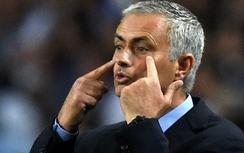 HLV Mourinho sang Việt Nam "đọ sức" với HLV Hữu Thắng