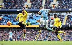 Vòng 29 NHA: Chelsea sảy chân cuối trận, Man City đại thắng Villa