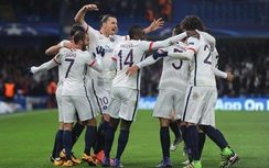 “King” Ibra tiễn Chelsea khỏi Champions League