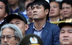 Bầu Đức khiến HLV Hữu Thắng tiến thoái lưỡng nan