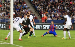 Sau PSG, đến lượt Barca hành hạ Leicester