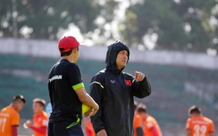 AFF Cup 2016: Sợ "gián điệp", HLV Hữu Thắng ra lệnh cấm lạ