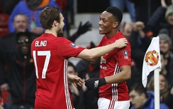 Tin nóng bóng đá tối 10/1: M.U đủ sức "ăn 4"