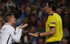 Trọng tài trận Barca - PSG và nỗi hổ thẹn của V-League