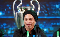 Tin bóng đá tối 15/4: Sài Gòn "câu" Ronaldinho; U20 VN chốt danh sách