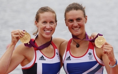 HLV đua thuyền người Anh gạ tình lấy suất lên tuyển