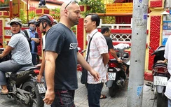 Võ sư Flores lần thứ hai “gõ cửa”, Nam Huỳnh Đạo vẫn “bế quan”