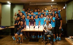 U22 Việt Nam ăn tôm hùm "ngập răng" mừng sinh nhật tại Hàn Quốc