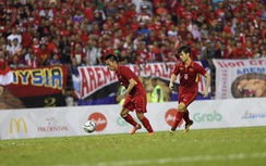 HLV Hữu Thắng bảo vệ học trò kém duyên trong trận đấu với Indonesia