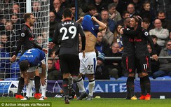 Arsenal đại thắng Everton mừng sinh nhật Wenger