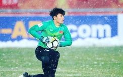 Thủ môn Tiến Dũng đối đầu sao điền kinh Quách Công Lịch