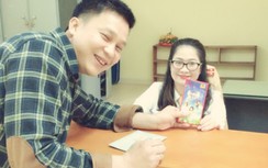 Đi đăng ký xe, người dân nhận lì xì từ CSGT