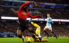 MU thảm bại trước Man City; Barca thua sốc trong ngày Messi trở lại