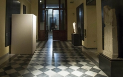 Clip: Che tượng khỏa thân, đón Tổng thống Iran