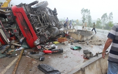 Lật xe khách ở Hà Tĩnh: Các nạn nhân qua cơn nguy kịch