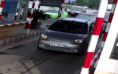 Thu hồi thẻ "miễn phí" cầu Bến Thủy vì cho mượn