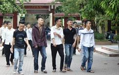 Đình chỉ 3 thí sinh ở Nghệ An mang điện thoại vào phòng thi