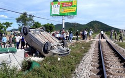 Danh tính 4 nạn nhân vụ tàu kéo lê xe con hàng trăm mét