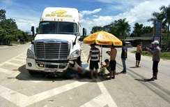 Container tông xe máy, 2 người tử vong