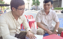 Trưởng công an xã xin nghỉ việc về làm phụ xe container