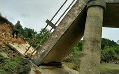 Sập cầu dân sinh ở Hà Tĩnh