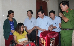 Lãnh đạo Hà Tĩnh thăm hỏi nữ sinh bị xe cán nát 2 chân