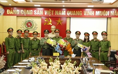 Phá đường dây đánh bạc có nhiều đối tượng cộm cán