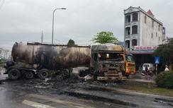 Xe bồn, container cháy trơ khung trên QL5 sau va chạm