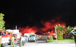 Cháy lớn, Hải Phòng huy động tối đa lực lượng dập lửa
