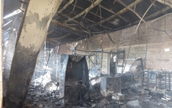 Hiện trường tan hoang sau vụ cháy xưởng nến suốt đêm tại Hải Phòng