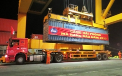 Cảng Hải Phòng đón những mã hàng đầu tiên của năm 2017