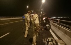 CSGT khổ vì tình trạng ăn nhậu trên cầu Tân Vũ-Lạch Huyện