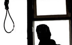 Người đàn ông chết bất thường trong trạng thái treo cổ tại nhà